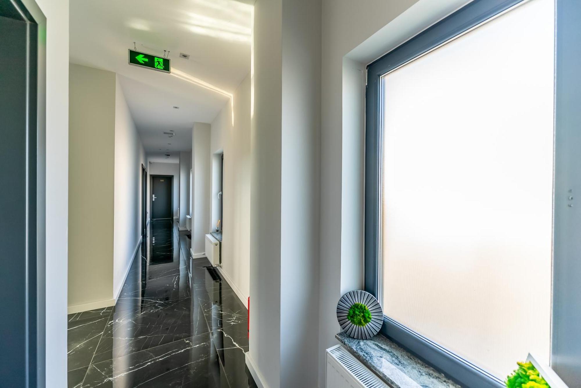 M City Aparthotel Arad Eksteriør billede