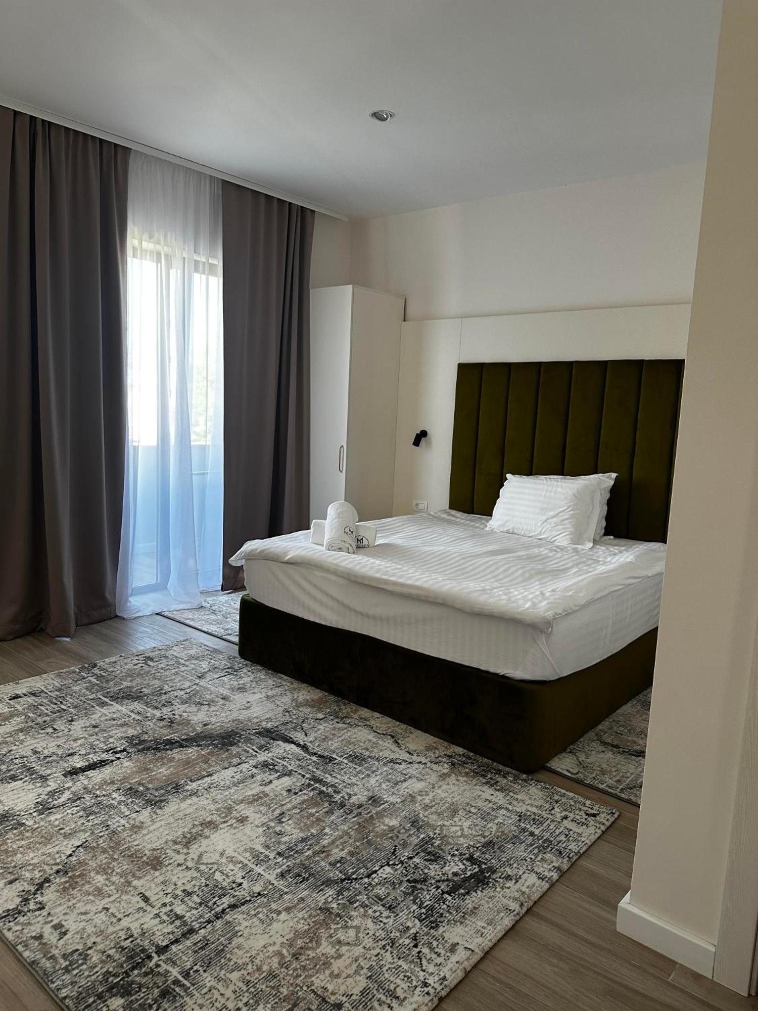 M City Aparthotel Arad Eksteriør billede